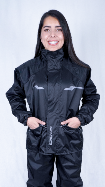 Marce-impermeable-600x337 Impermeable Mujer